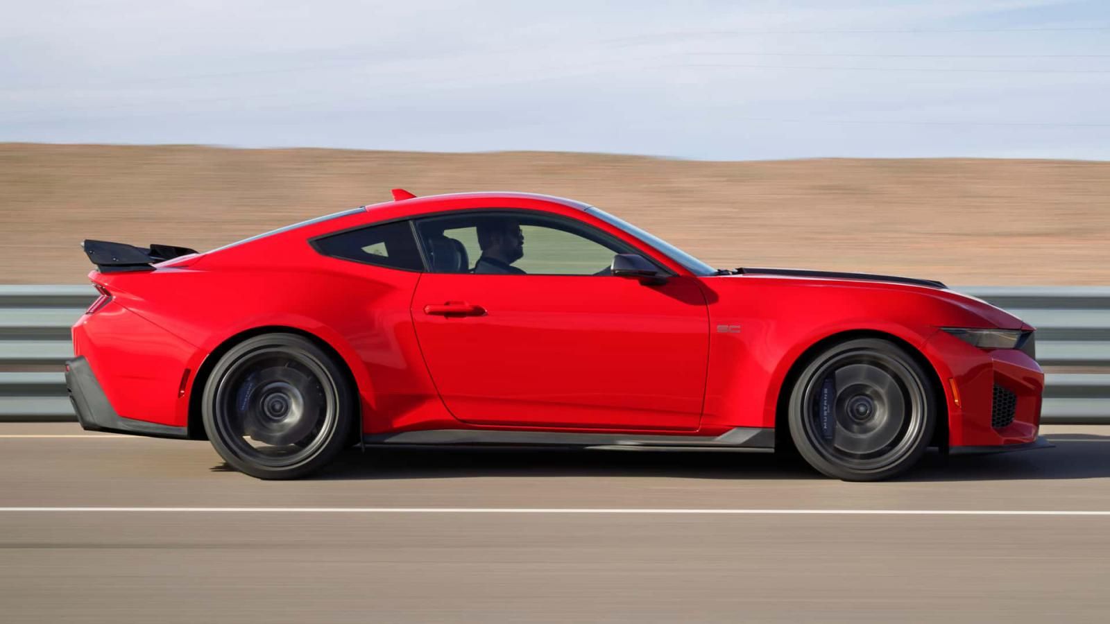 Αυτή είναι η νέα και αγριεμένη Ford Mustang Dark Horse SC